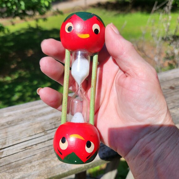 Vintage Hand-Painted Anthopormortic Strawberry/ Tomato Sand Timer Egg Timer - Picture 6 of 9